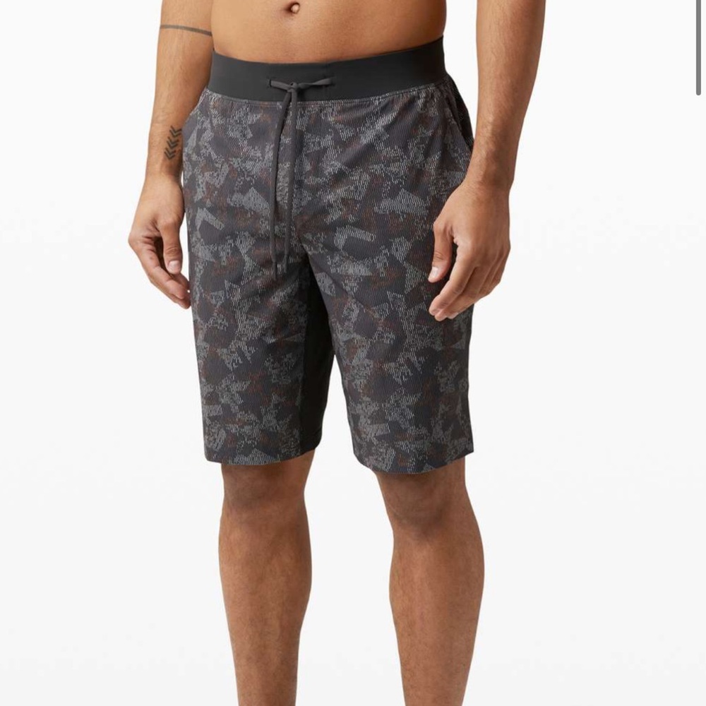 Men's Gray Camouflage Drawstring Shorts